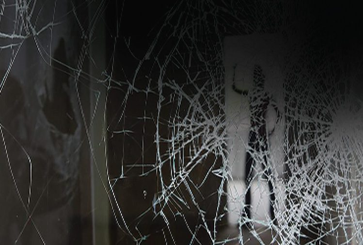 กันร้อน สร้างนิรภัยให้บ้าน เลือกกระจกลามิเนต หรือกระจกติดฟิล์มดี ?