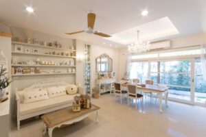 รีโนเวททาวน์เฮาส์เก่าเป็นบ้านสวยหวานสไตล์ Shabby Chic