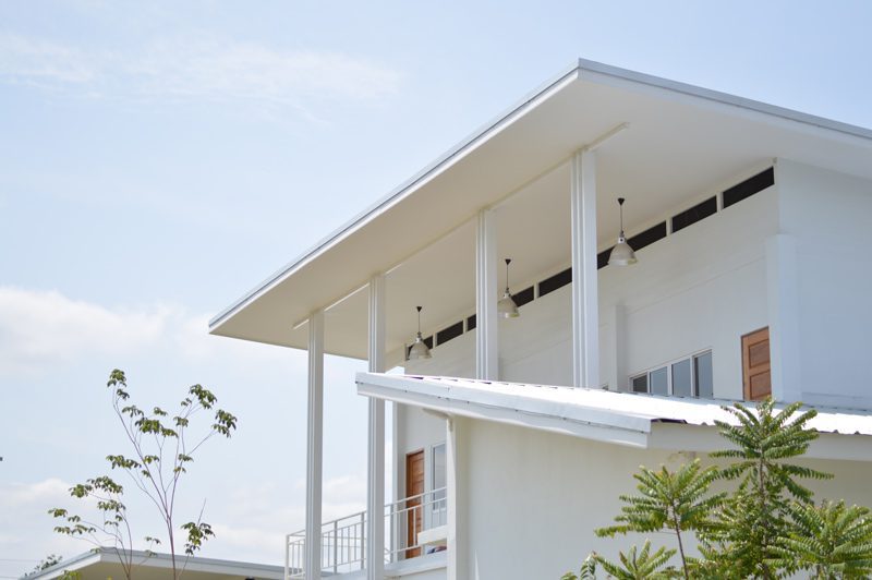 ฝ้าชายคา คลายร้อนได้อย่างไร เลือกแบบไหนดี