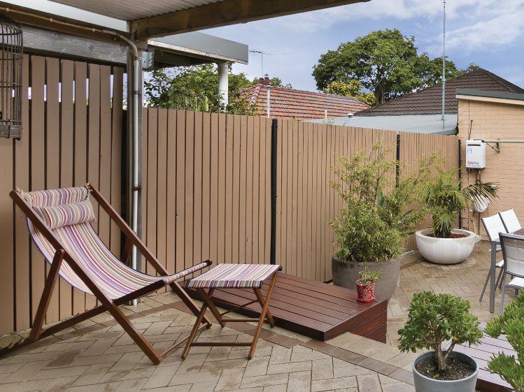 รั้วระแนงไม้ ระแนงบังตา เลือกตีระแนงแบบไหนดี 01