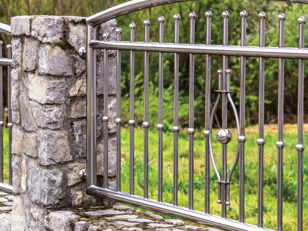 ภาพ: รั้วสเตนเลส ผิวมันวาว หมดปัญหาเรื่องสนิม