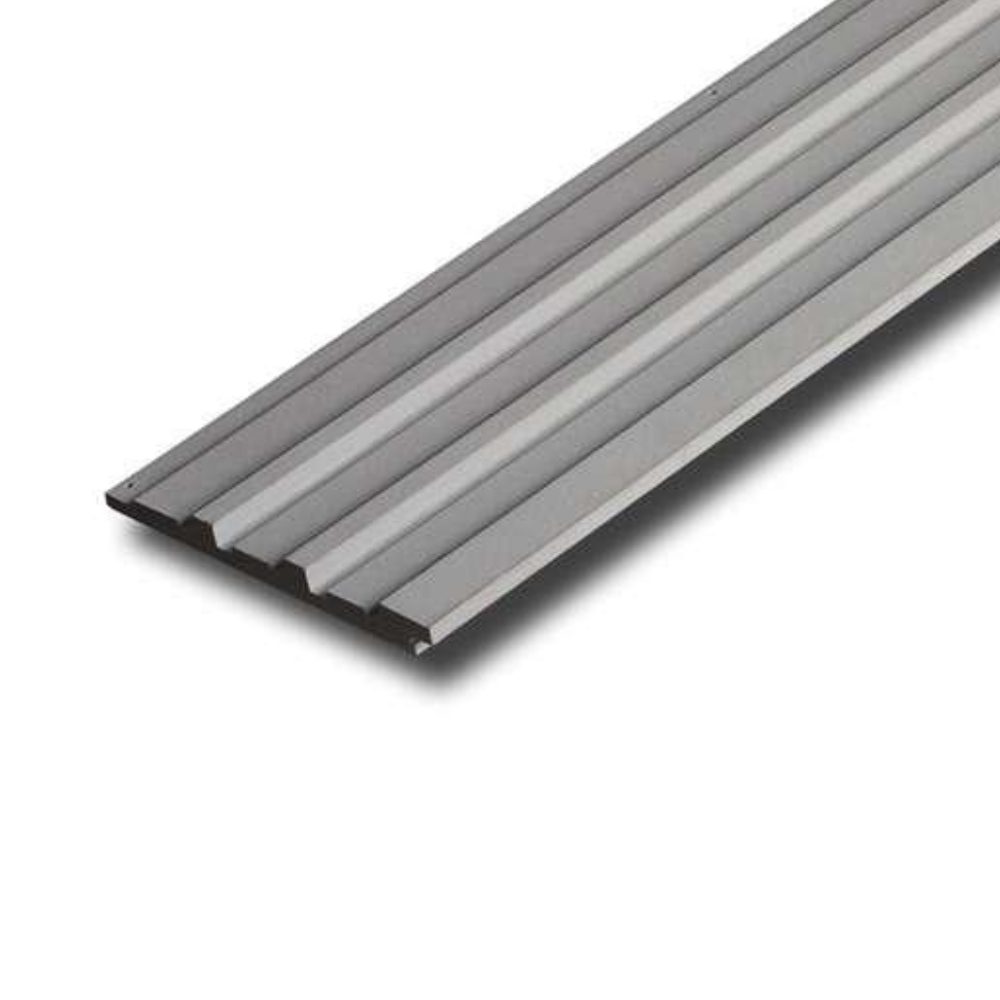 ผนังตกแต่ง เอสซีจี รุ่นโมดิน่า-M1 สีซีเมนต์ ขนาด 30x150x2.5 ซม.